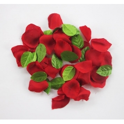 Konfetti sypane (bordowe płatki róż z listkami)